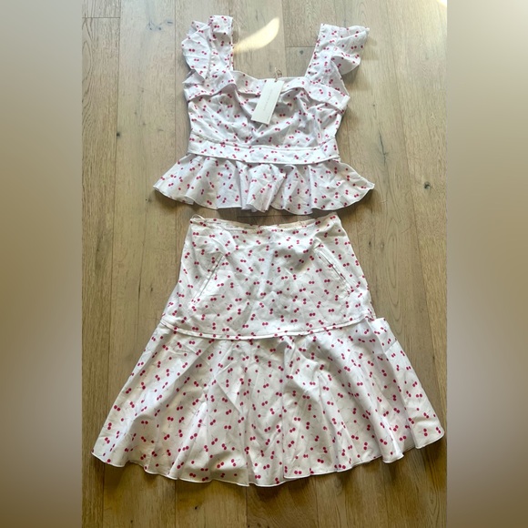 Elegant Floral Ruffle Set - Picture 1 of 6